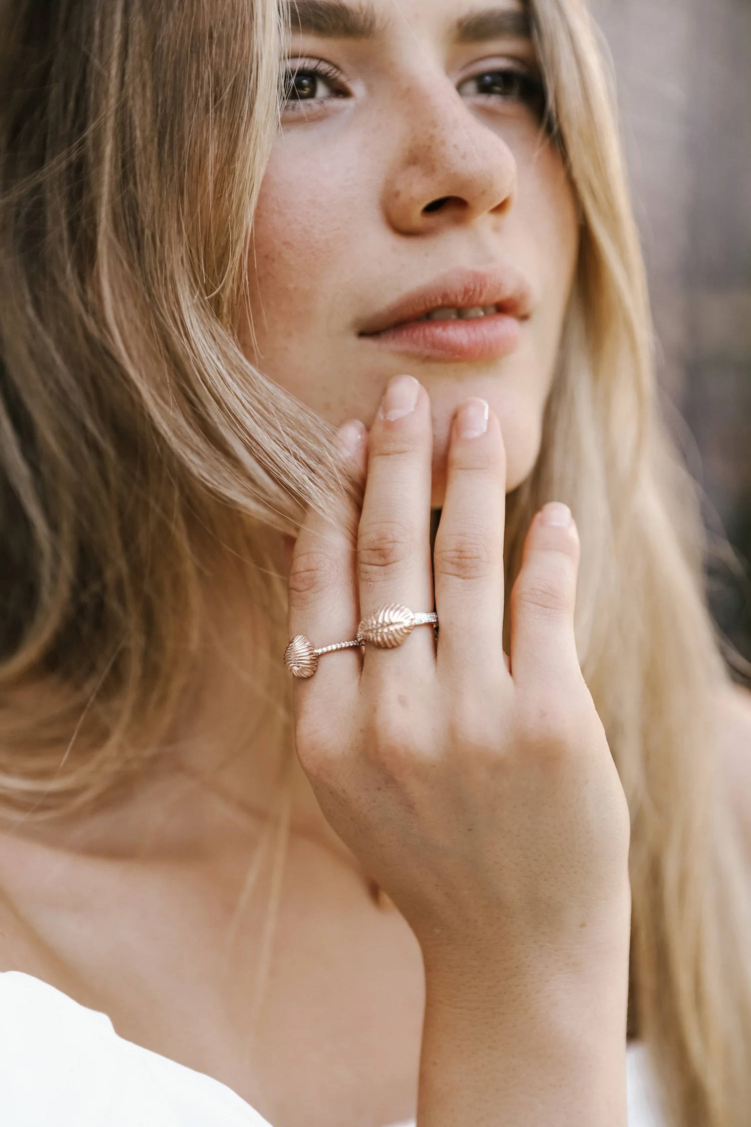 Diamond Thread and Shell Ring - Image 5