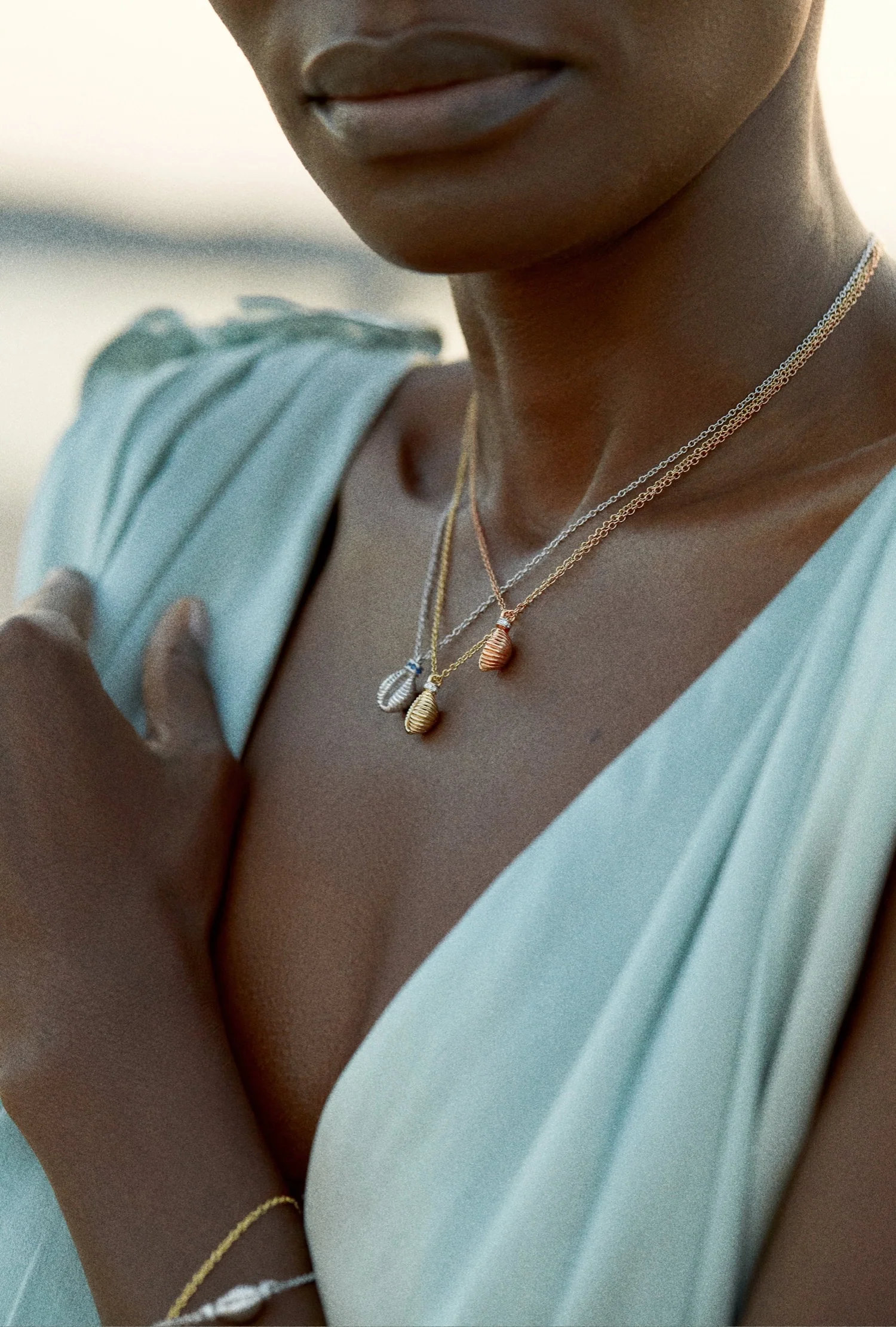 Thread and Shell Necklace - Image 10