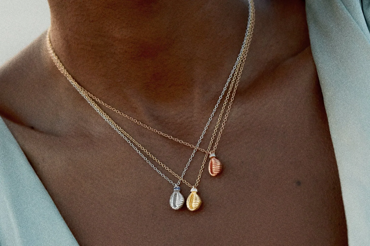 Thread and Shell Necklace - Image 11