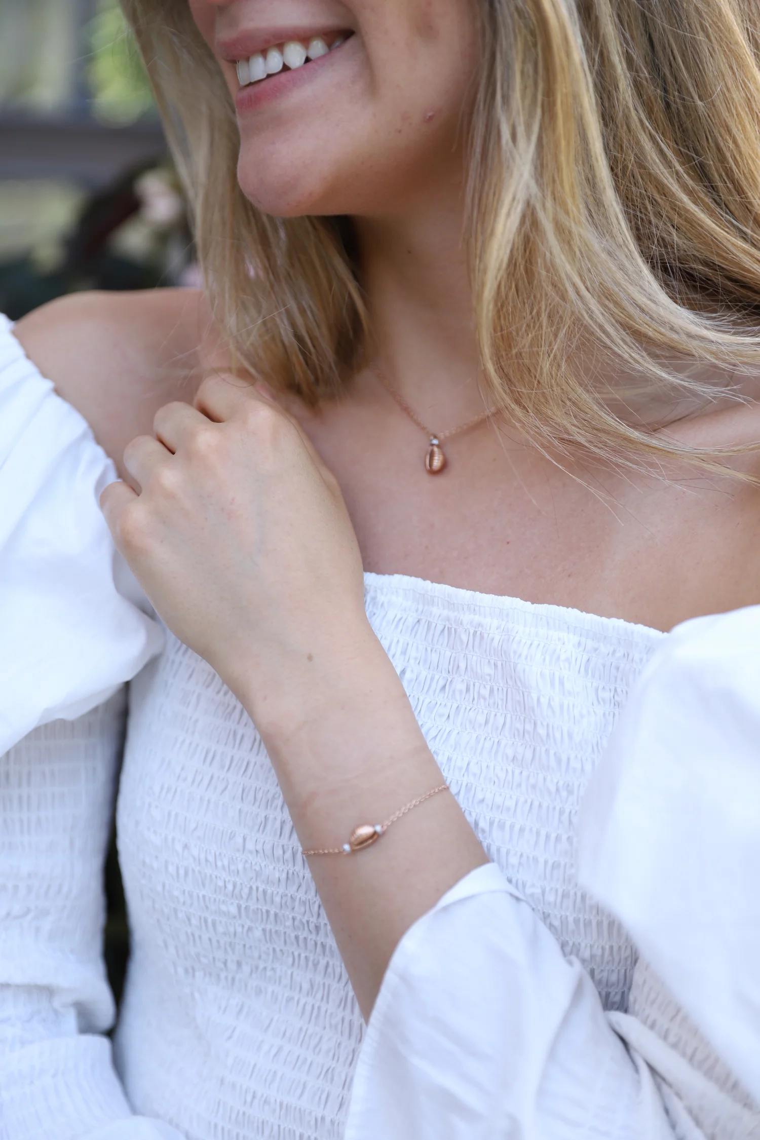 Thread and Shell Necklace - Image 12